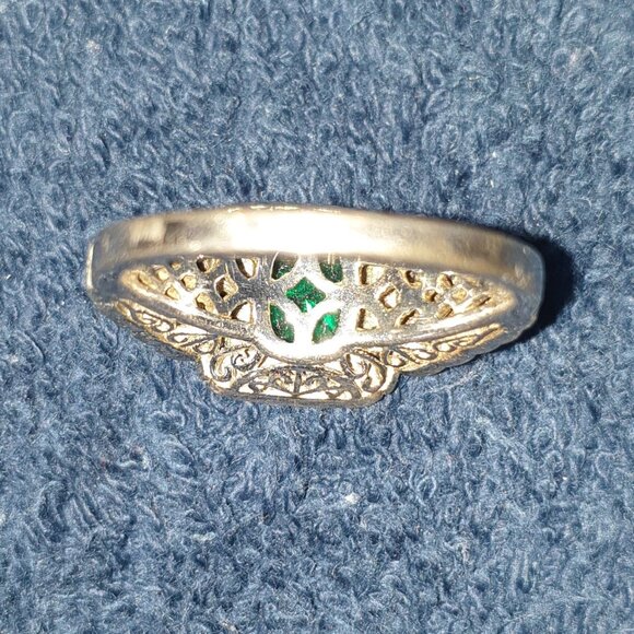 Emerald Green and Silver Women's Ring - Picture 5 of 11